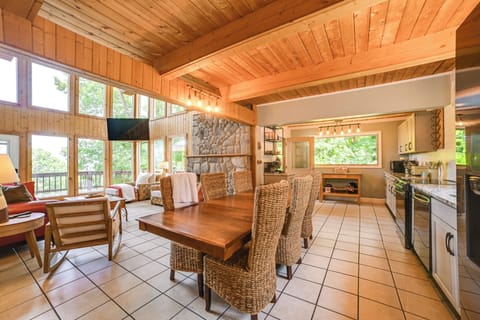 Chalet | Dining Area | Dishware/Flatware Provided | Main Level