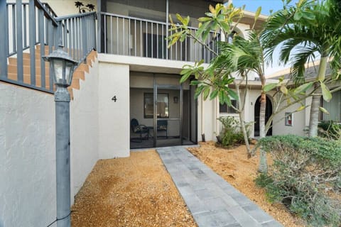 Unit 4 Entryway