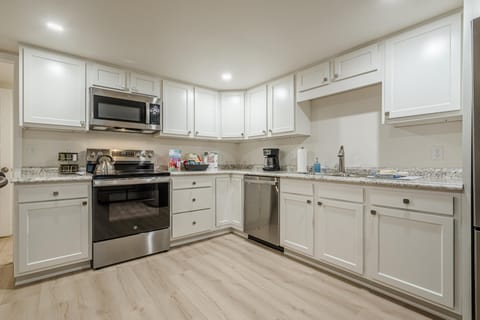 Cook, dine, and connect—all in one cozy space.