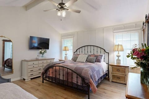 King Bedroom with in-suite Bathroom