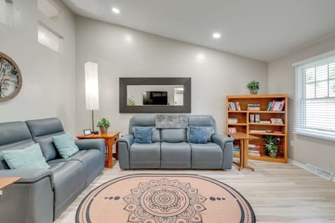 Lake Mills Vacation Rental | 2BR | 1BA | Step-Free Entry | 1,000 Sq Ft