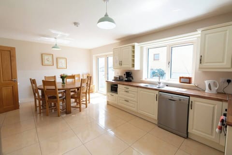 91d7fdc3-f6eb-45bc-a525-c74a50594374