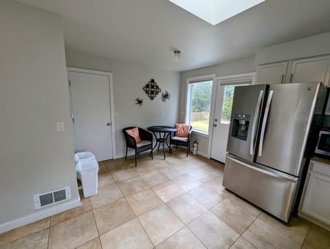 Kitchen_3_Breakfast Nook