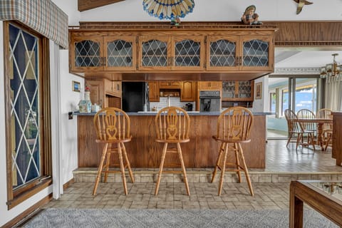 Dining with a view just hit a new level. This table comes with front-row seats to the lake.