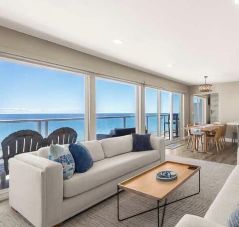 Stunning panoramic views of the Monterey Bay! 