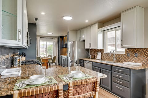 Kitchen | 1st Floor | Cooking Basics | Dishwasher | Drip/Keurig Coffee Maker