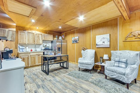 Studio | Living Area | Smart TV | Free WiFi | Central A/C & Heat