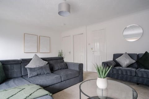 Living Room / Lounge