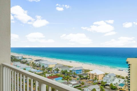 30-web-or-mls-9902 S Thomas Dr 1516-24