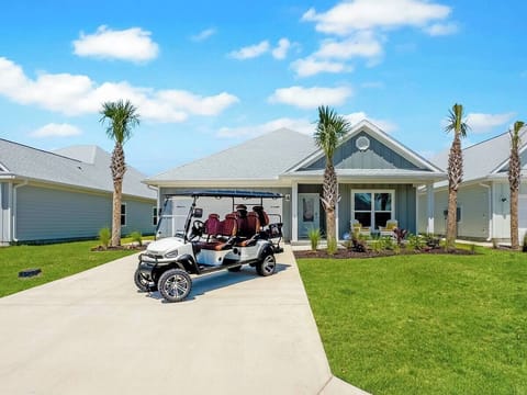 6 seater golf cart included with the stay!

