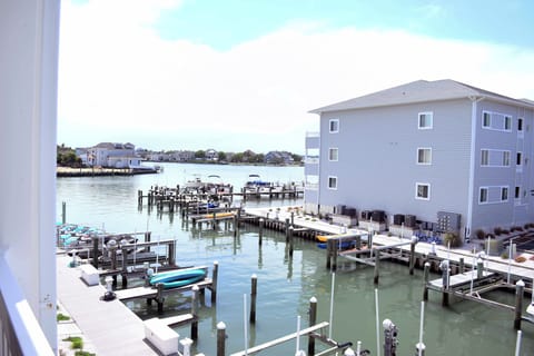 BALCONY-VIEW-HARBOUR-TOWNE E-204-OCEAN-CITY