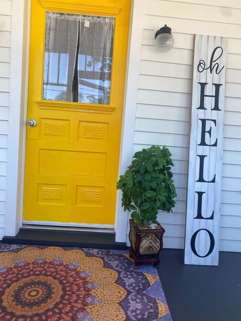 Welcome to HELLO House!