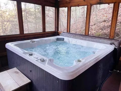 Indoor spa tub