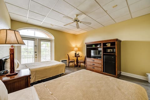 Naples Vacation Rental | Studio | 1BA | Stairs Required | 325 Sq Ft