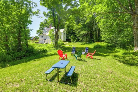 Large Private Yard | Picnic Table | 2 Zero-Gravity Chairs