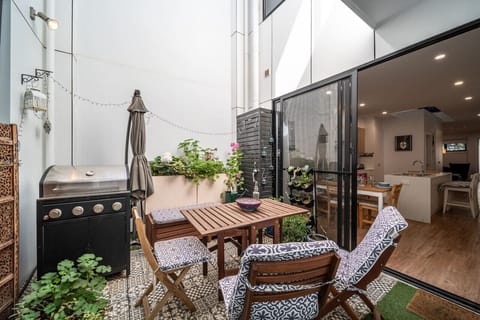 Fire up the BBQ in the courtyard and enjoy an easy alfresco dinner under the umbrella.