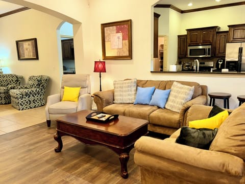 Living Room 1 (Main)