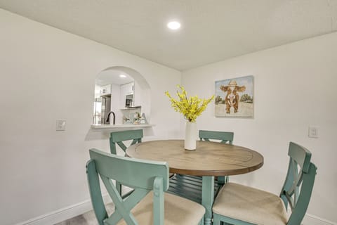 Dining Table | Dishware & Flatware