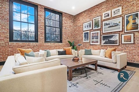 Roami at Brassline Near Bourbon St Bach Suite