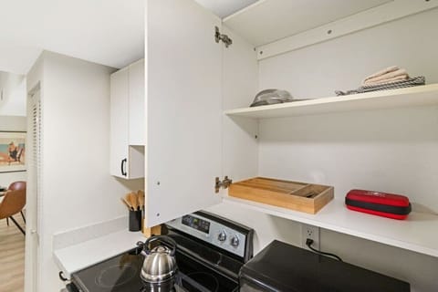 Fully-equipped kitchen