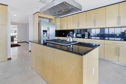 Fully-equipped kitchen