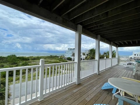 kitchen level deck, water views
