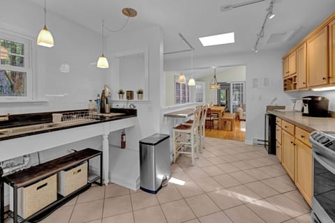 Plenty of prep space, light, and flow for effortless meals.