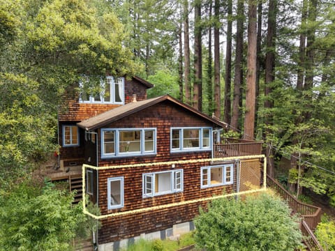 The guest suite is the 1st floor of Paradiso Del Cielo