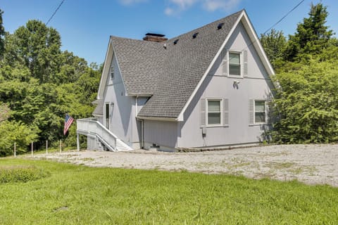 Property Exterior | Driveway (5 Vehicles) | Boat Parking Allowed