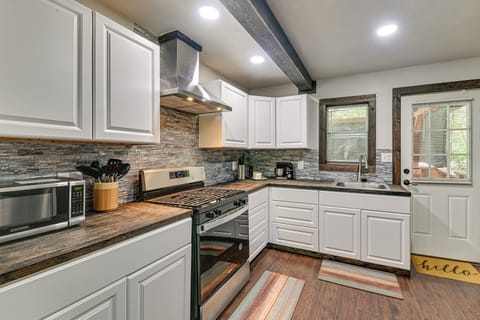 Kitchen | Trash Bags & Paper Towels | 1st Floor