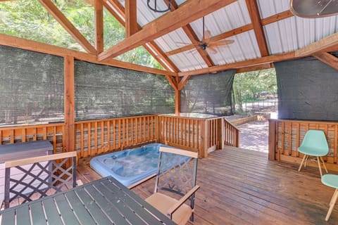 Wraparound Deck | Gas Grill