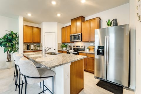 Kitchen | Dual Drip/Single-Serve Coffee Maker | Dishwasher | Cooking Basics