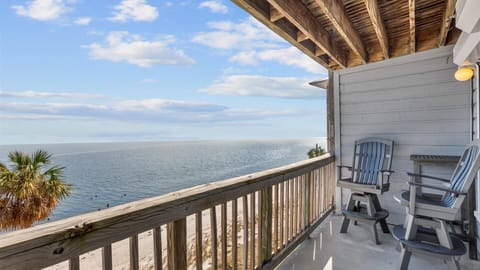 Balcony with Outdoor Seating