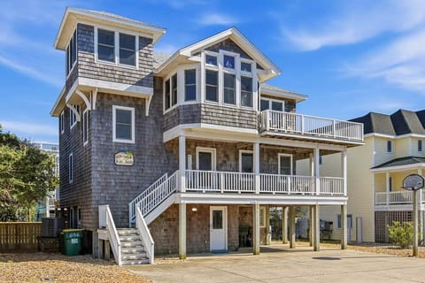 Front Exterior of We Are Beachin