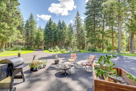 Private Patio | Fire Pit | BBQ Grill