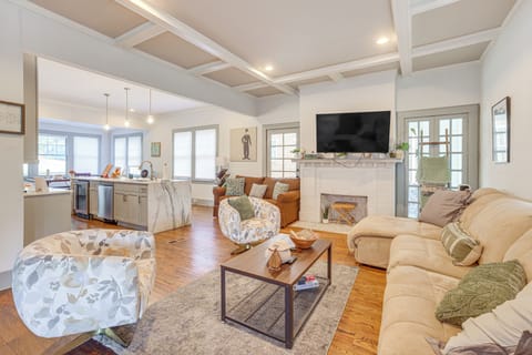 Birmingham Vacation Rental | 4BR | 3.5BA | 1,700 Sq Ft | Exterior Steps Required