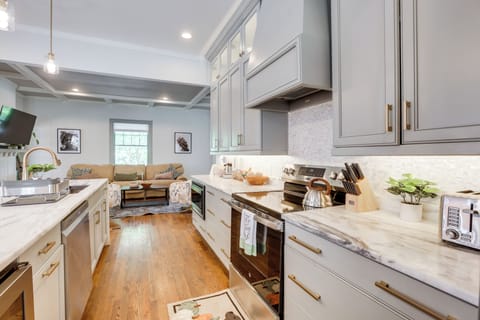 Kitchen | 1st Floor | Breakfast Bar | Cooking Basics | Drip Coffee Maker