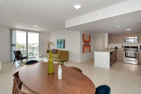 Dining area has seating for 6