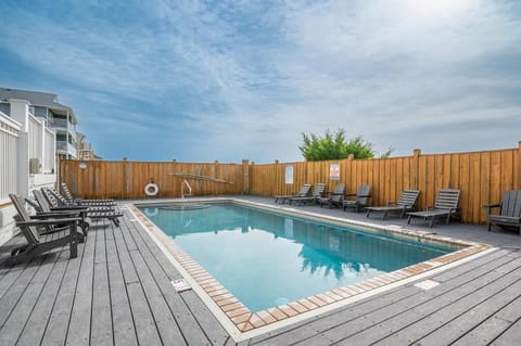Sandstep Shared Oceanfront Pool
