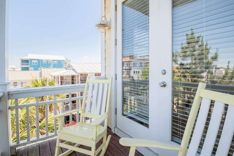 Level 2- Queen Bedroom Balcony Looks Over Marina