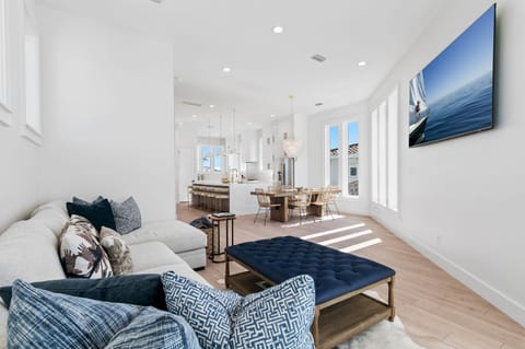 El Cielo - Seacrest - Third Floor - Living/Dining/Kitchen Area