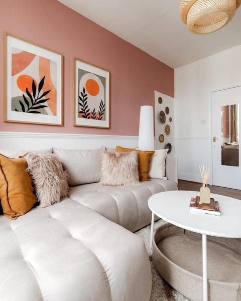 Living Room / Lounge