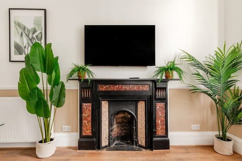 Living Room / Lounge
