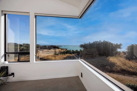 Second Floor Queen Suite with a View! 