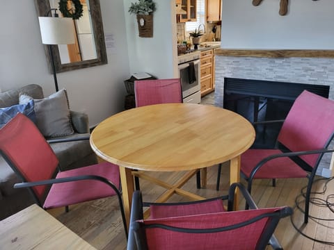 Expandable dining table seats 4.