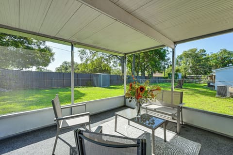 Tampa Vacation Rental | 3BR | 1.5BA | 1,000 Sq Ft | 1 Step Required
