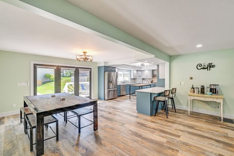 Dining Area | Coffee Bar | 1st Floor