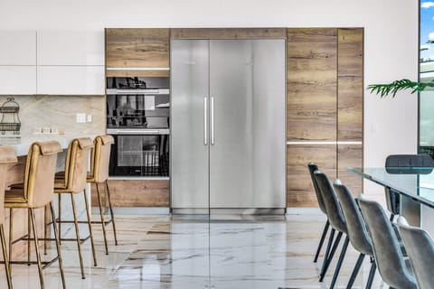 Fully stocked kitchen.