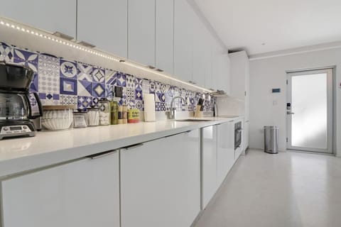 Fully-equipped kitchen