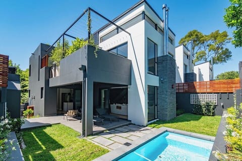 Luxurious Family home in Newlands with Pool (12753)
